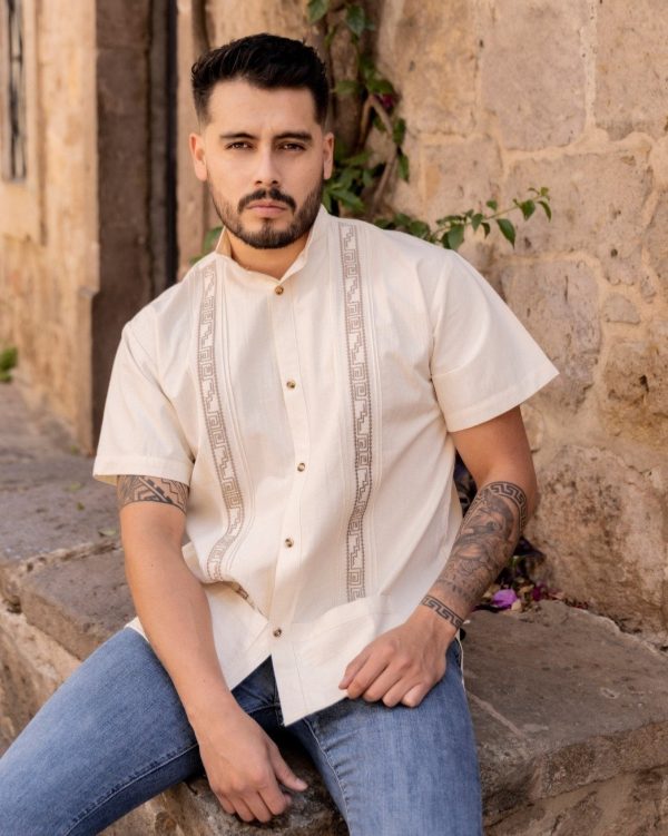 Guayabera Greca Fashion